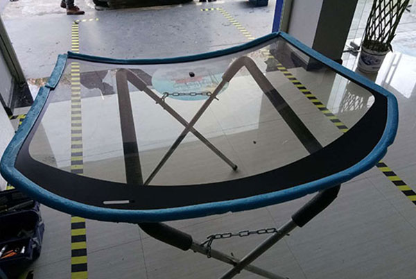 本田缤智前档镀膜玻璃